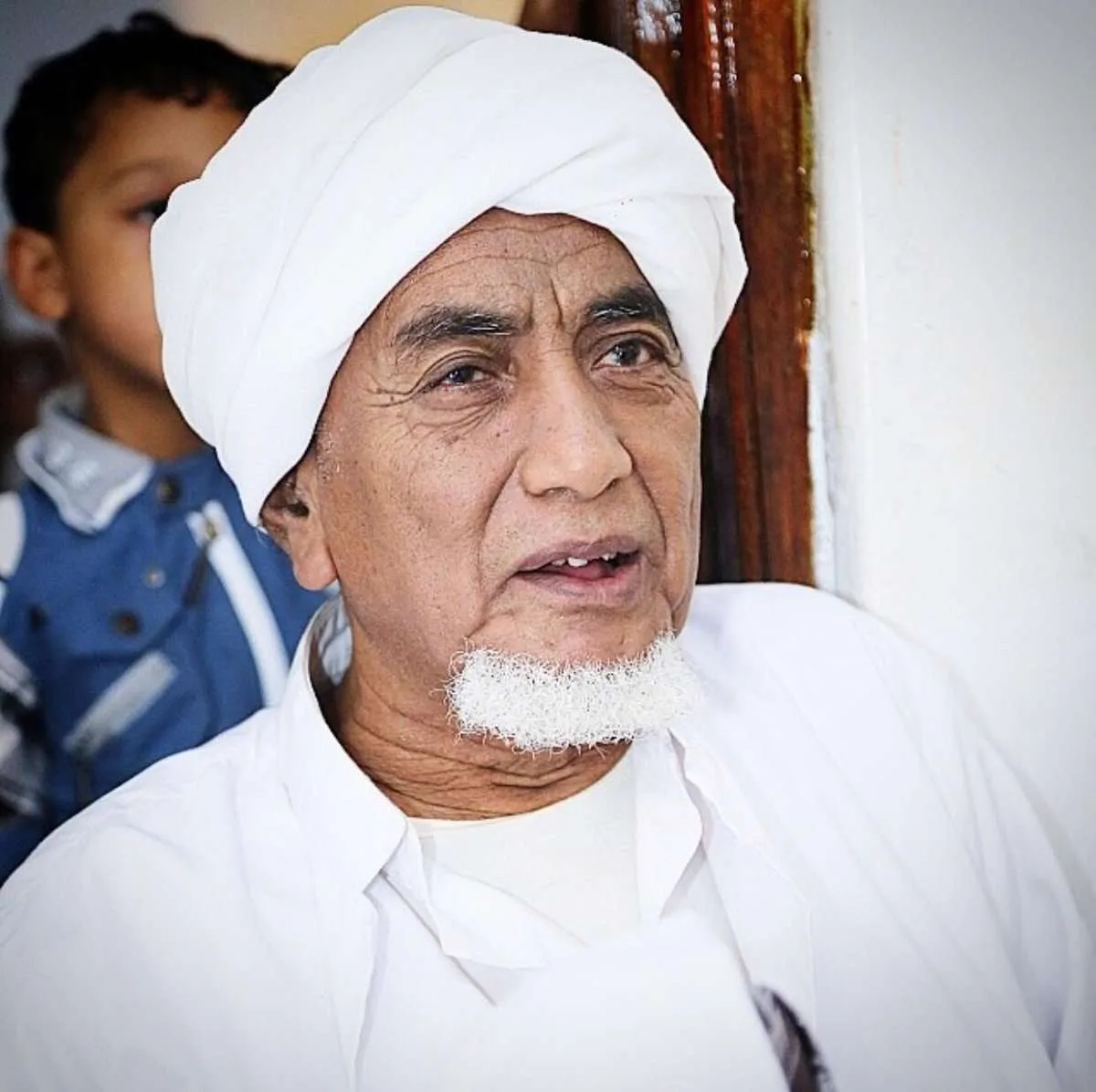 DXSGrz3X0AAjjg8 | مقتل : إغتيال العلامة الحبيب عيدروس بن سميط تفاصيل عملية الإغتيال