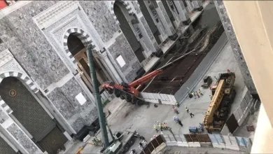 DdqPosFUQAA5XnZ jpg | بالصور : سقوط رافعة في الحرم سبب السقوط