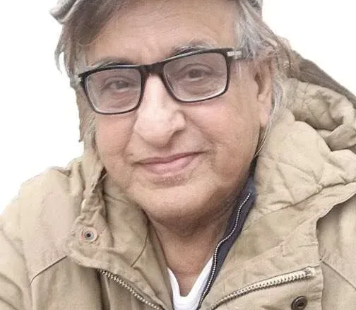 محمد العثيم jpg | جنازة محمد العثيم من هو السيرة الذاتية وماهو سبب وفاة الكاتب محمد العثيم