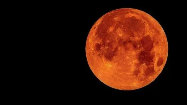 موعد خسوف القمر اليمن – السعودية خسوف شبه الظل للقمر