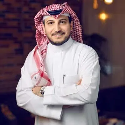 uUEIxvMa 400x400 jpg | من هو خالد القحيص ورد وزارة الإعلام حول تغريدات منسوبة إليه