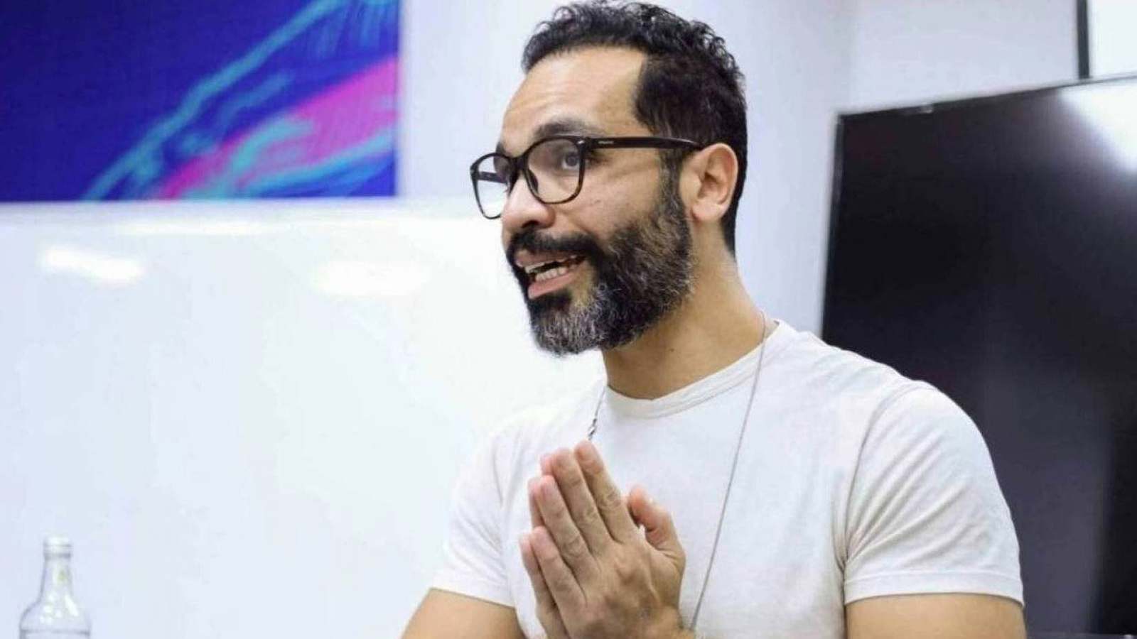 صور شادي نبيل خلف داخل المحكمة وقضية تحرش بالفتيات وهتك عرض 7 فتيات