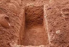 تفسير حلم دفن الميت مرة أخرى مع الصراخ بشدة