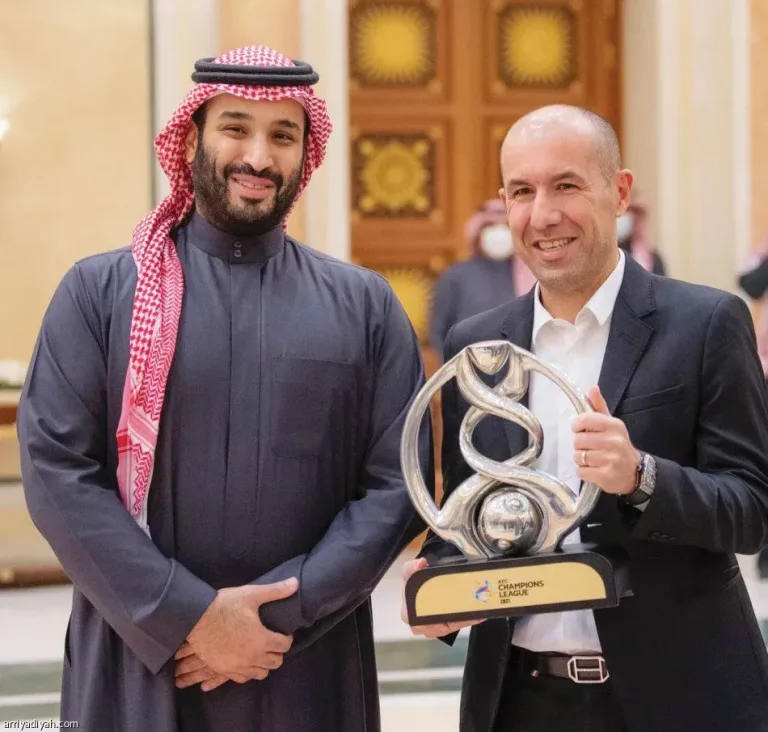 محمد بن سلمان مهنئاً الهلاليين