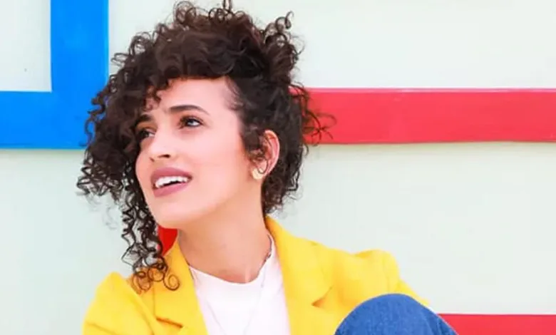 أفلام آية خلف من هي اية خلف وكم عمرها حسابها تيك توك انستقرام سناب شاب aya 2