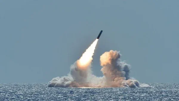 الهند تُجري تجربة ناجحة لإطلاق صاروخ K-4 الباليستي من غواصة نووية