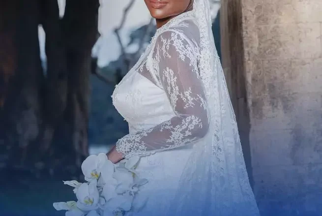 الفنانة خديجة معاذ