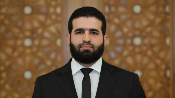 من هو أنس خطاب