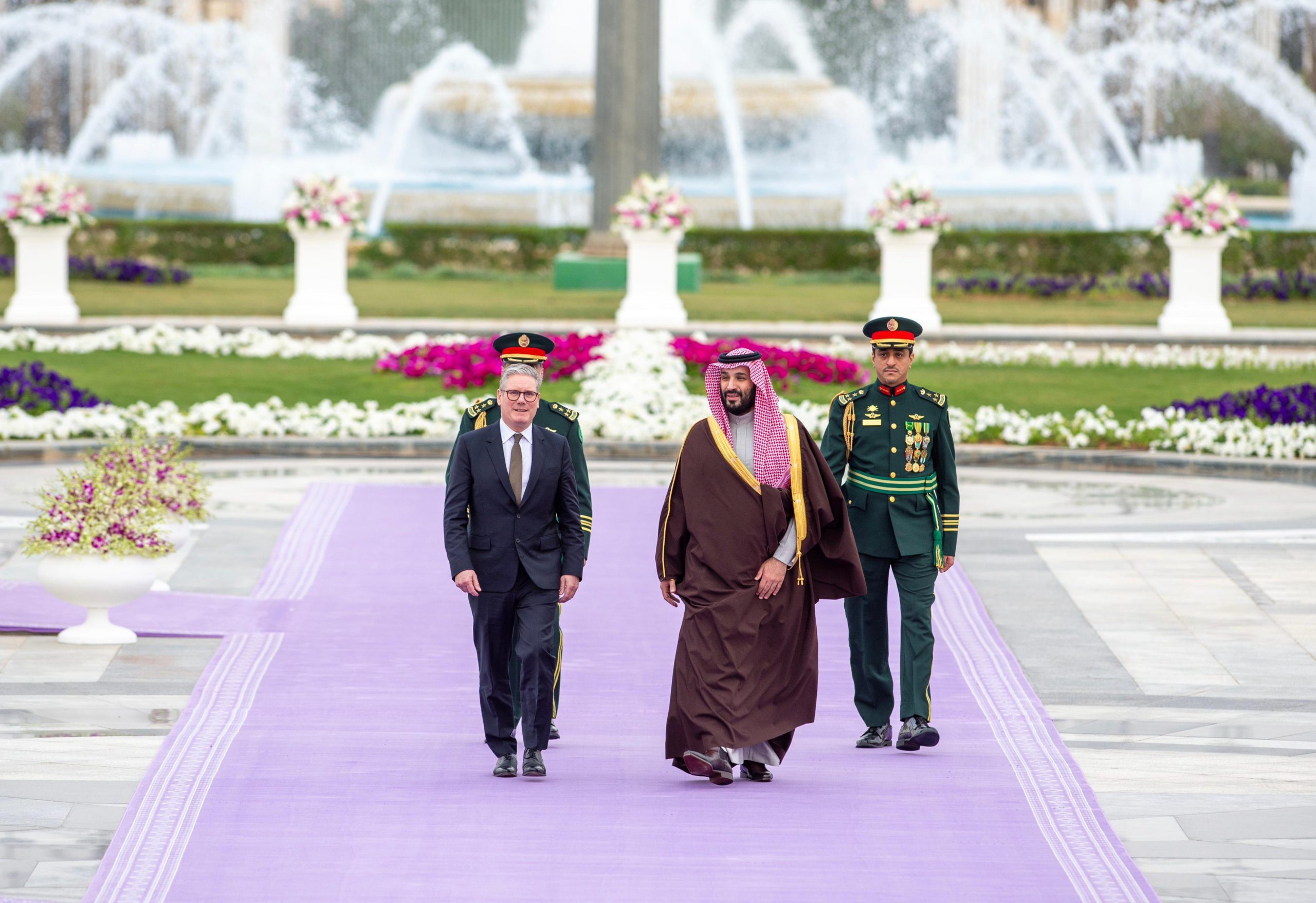 ولي العهد السعودي الأمير محمد بن سلمان يستقبل رئيس الوزراء البريطاني في قصر اليمامة بالرياض