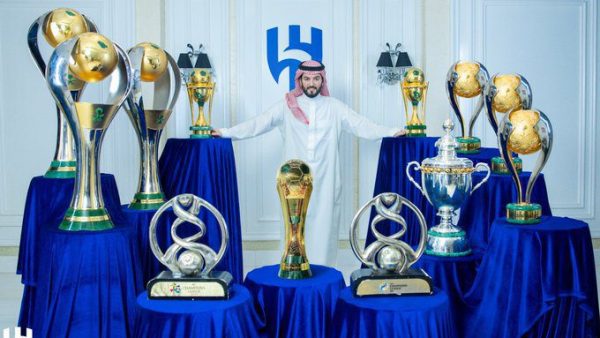 فهد بن نافل يترك نادي الهلال فما هو السبب
