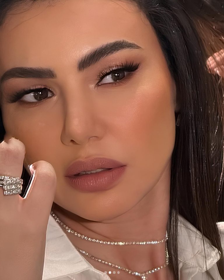 الفنان دنيا فؤاد