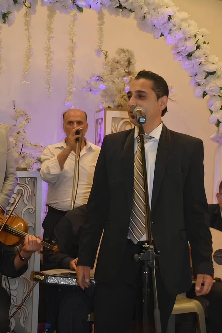 المطرب الشعبي عمر خيري