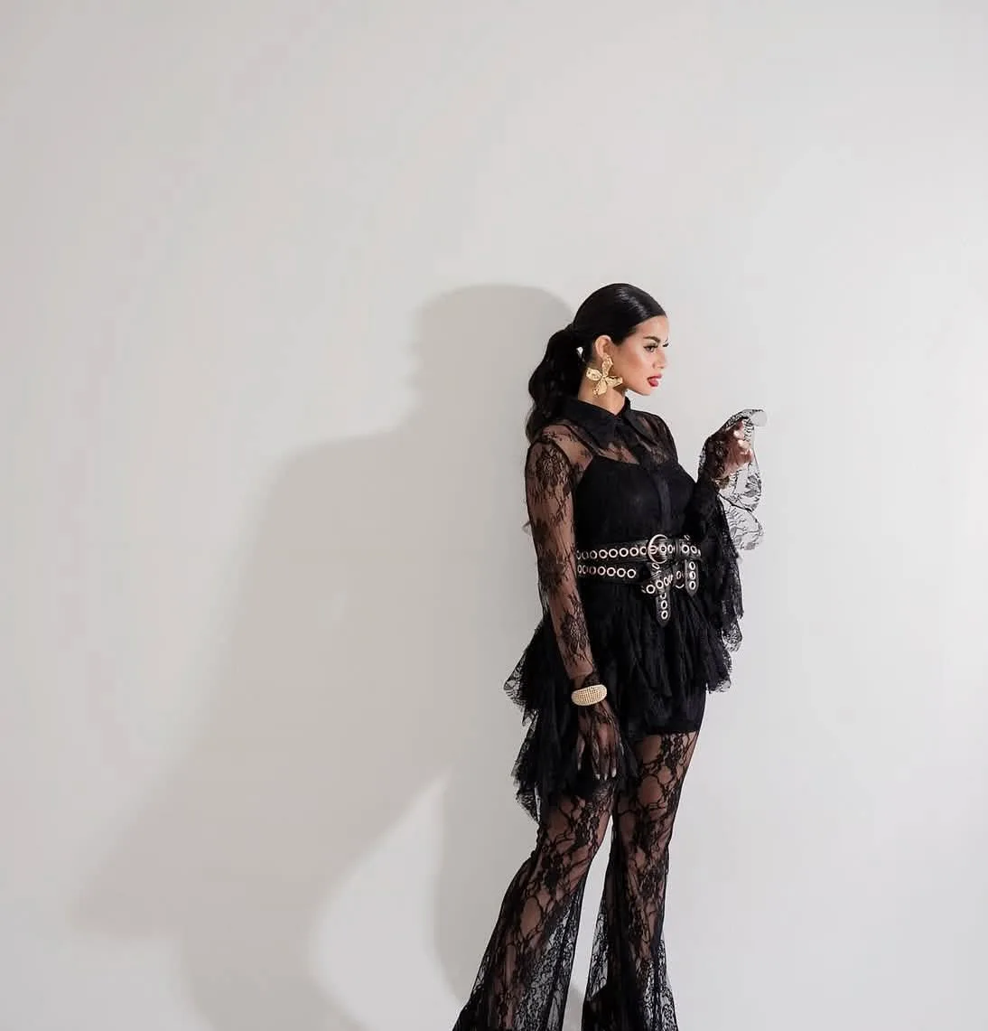 صور جريئة باللون الأسود للفنانة منة عرفة صور جريئة باللون الأسود للفنانة منة عرفة