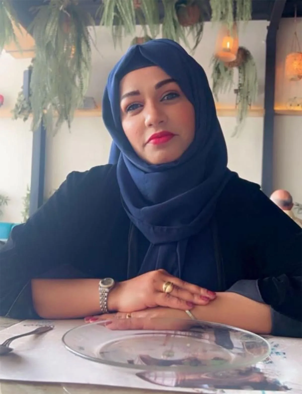 من هي الإعلامية سامية الحجري