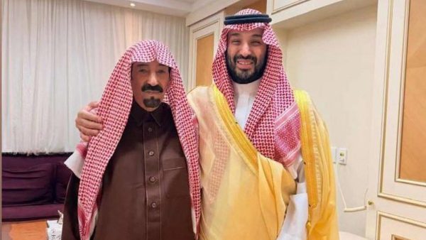 ولي العهد يزور الشيخ بدر بن هزاع