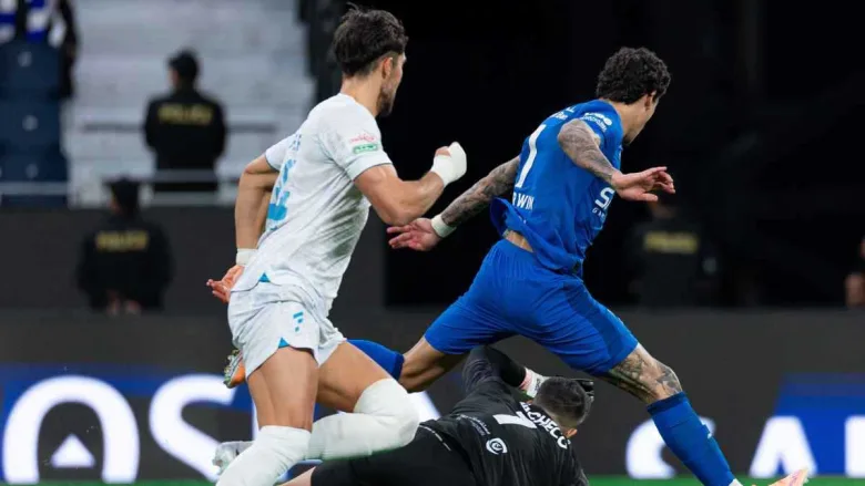 مباراة الهلال والفتح