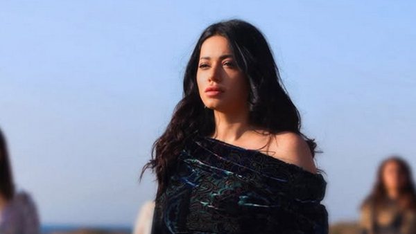 الفنانة رحمة رياض