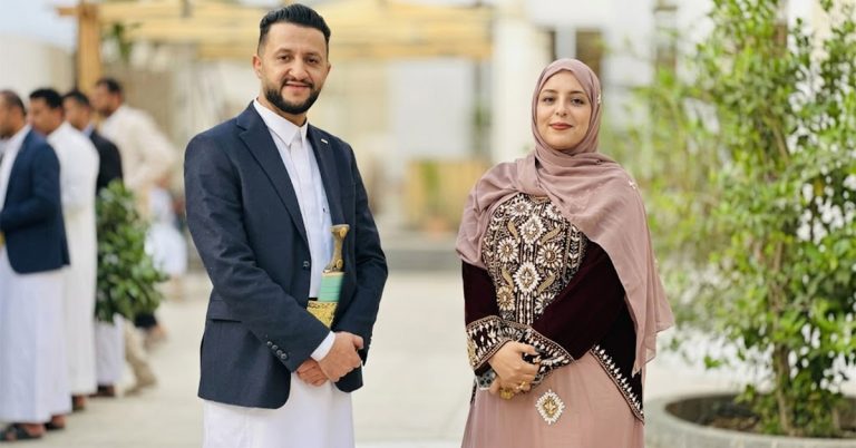منى أسعد وحمود السمة يجتمعان